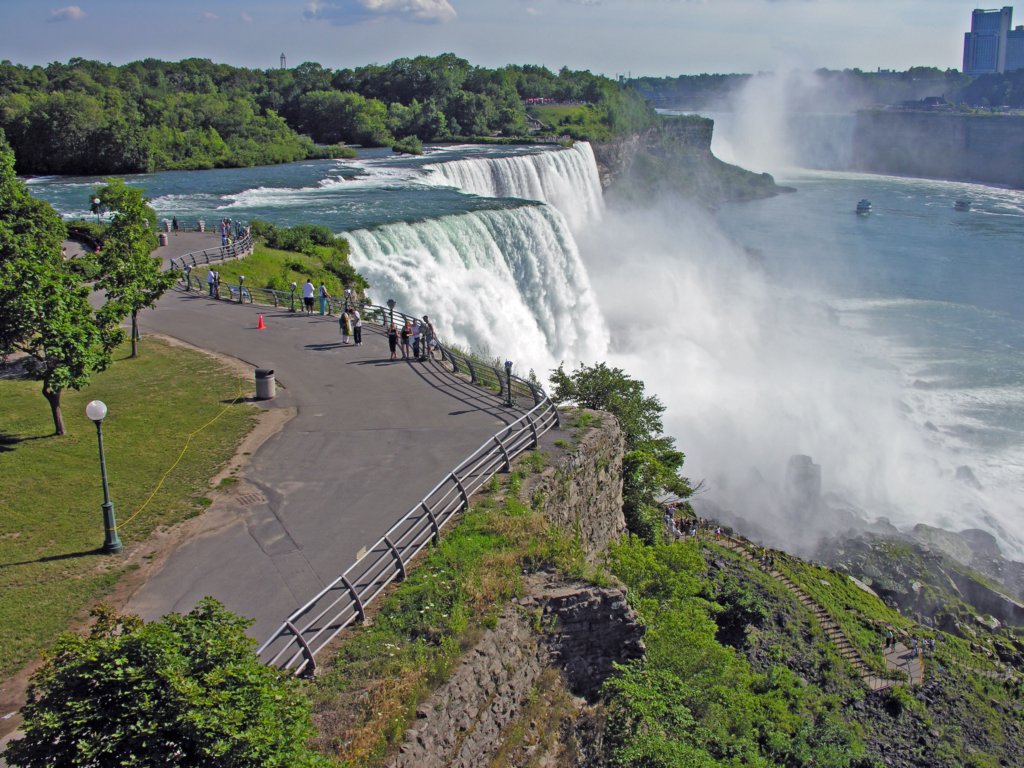 americanbridalveilfallsfromtheobservationtowerniagarafallsstateparknyjuly182006.jpg