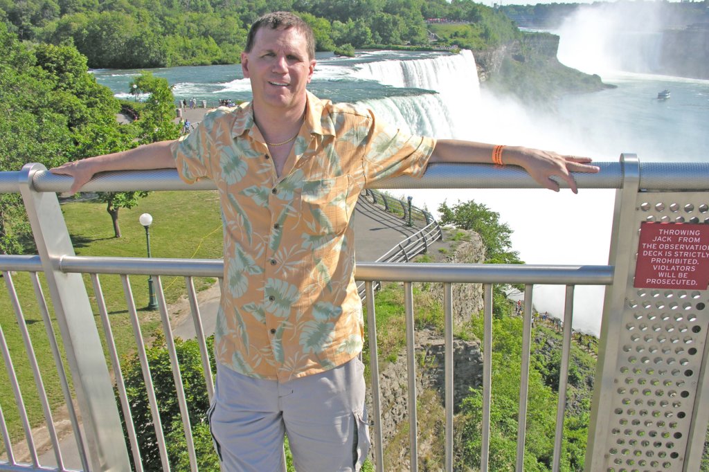 jackkinnenamericanbridalveilfallsfromtheobservationtowerniagarafallsstateparknyjuly182006.jpg